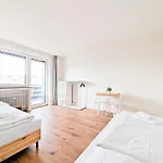 Raj Living - 2 Or 3 Room Apartments - 15 Min Zur Messe Dus & 10 Min Old Town Dus